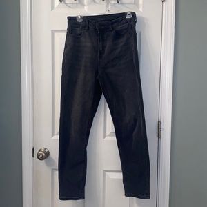 Black AE mom/straight leg jeans